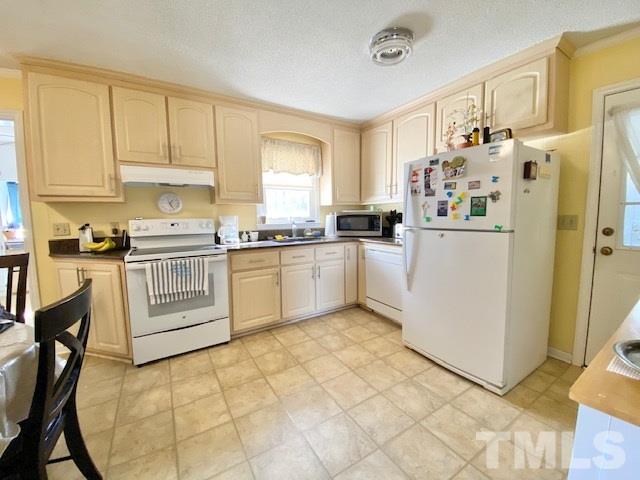 5304 Cheek Road Durham, NC 27704 - Photo 2 of 16