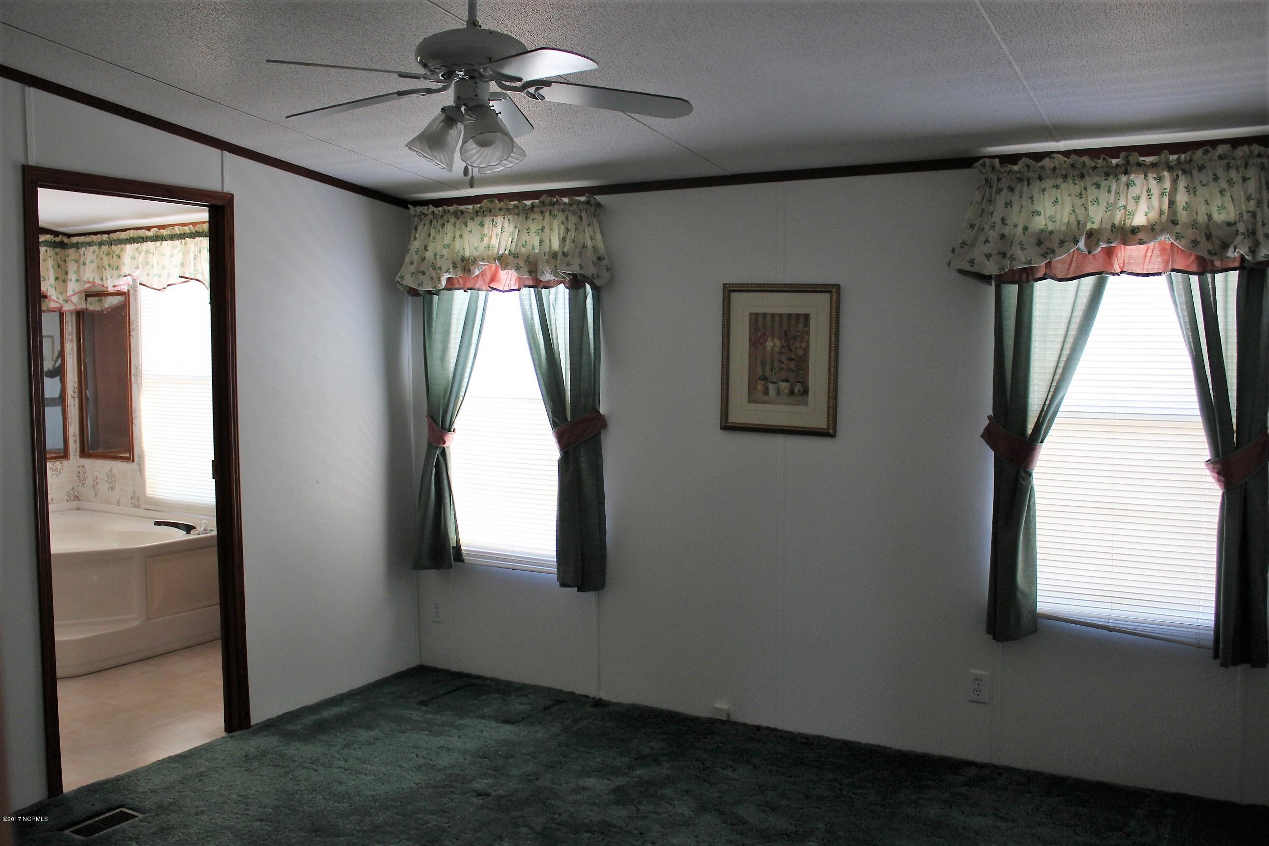 711 Parkertown Road Hubert, NC 28539 - Photo 13 of 20 Master bedroom