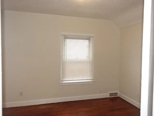 $1,300 | 8205 Outer Drive East, Detroit, MI 48213