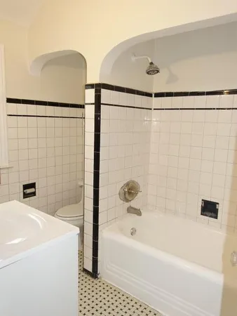 $1,300 | 8205 Outer Drive East, Detroit, MI 48213