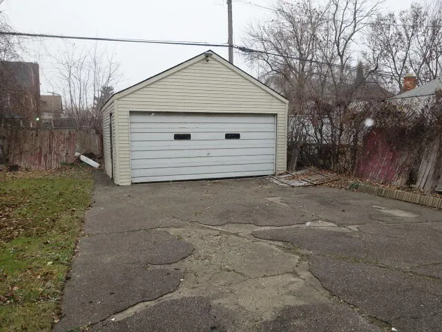 $1,300 | 8205 Outer Drive East, Detroit, MI 48213