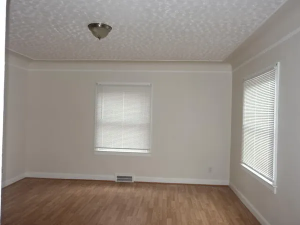 $1,300 | 8205 Outer Drive East, Detroit, MI 48213