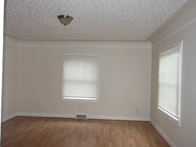 $1,300 | 8205 Outer Drive East, Detroit, MI 48213