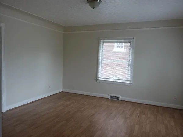 $1,300 | 8205 Outer Drive East, Detroit, MI 48213