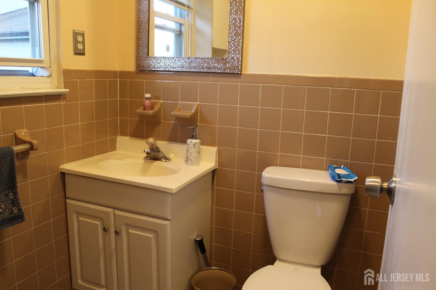 707 Merrywood Drive Edison, NJ 08817 - Photo 21 of 43