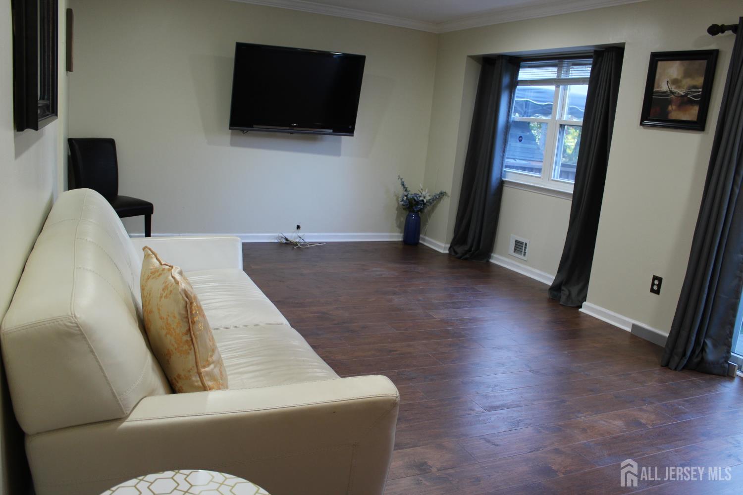 707 Merrywood Drive Edison, NJ 08817 - Photo 3 of 43