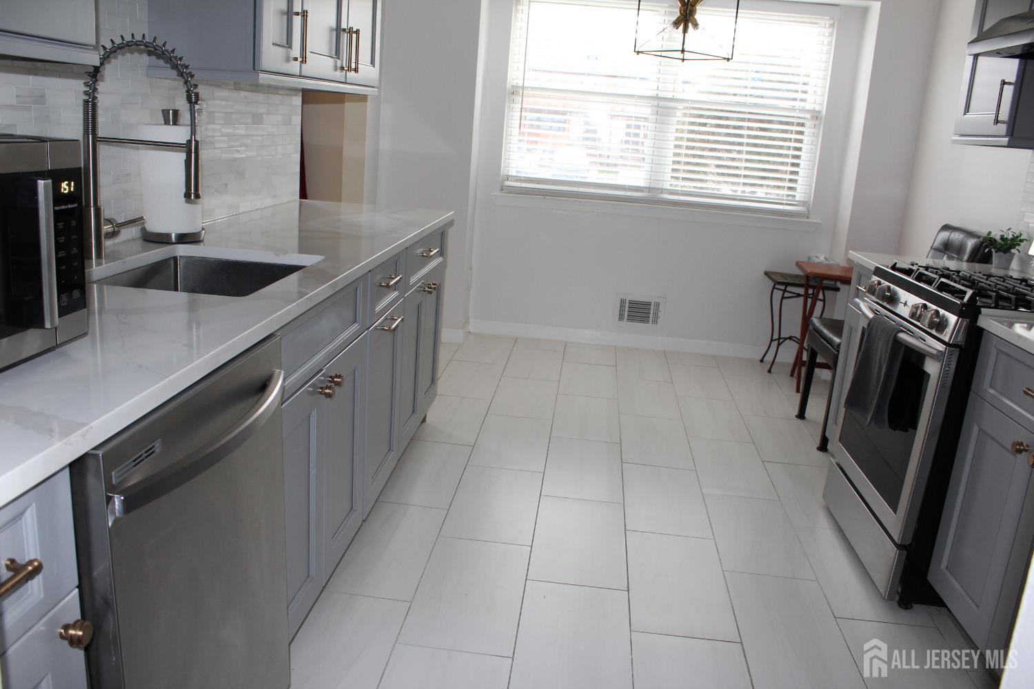 707 Merrywood Drive Edison, NJ 08817 - Photo 35 of 43