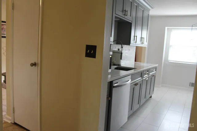 $2,800 | 707 Merrywood Drive, Edison, NJ 08817