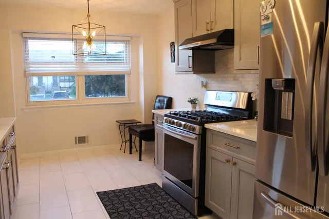 $2,800 | 707 Merrywood Drive, Edison, NJ 08817