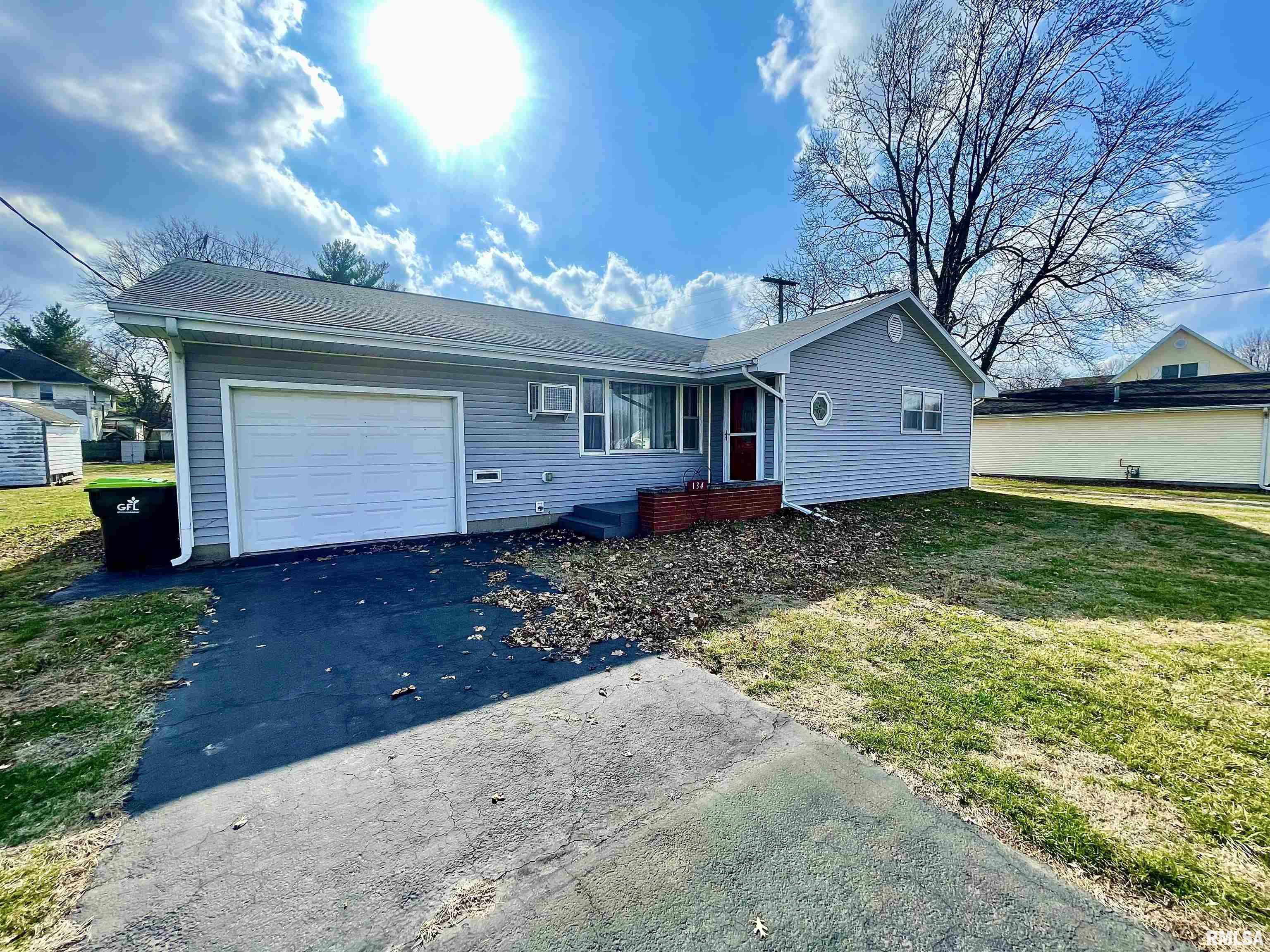 134 West Osborne Street Bushnell, IL 61422 - Photo 3 of 17
