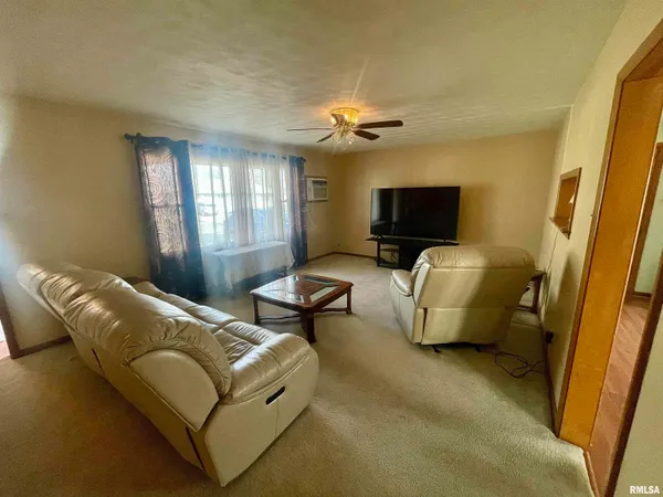 $89,000 | 134 West Osborne Street, Bushnell, IL 61422