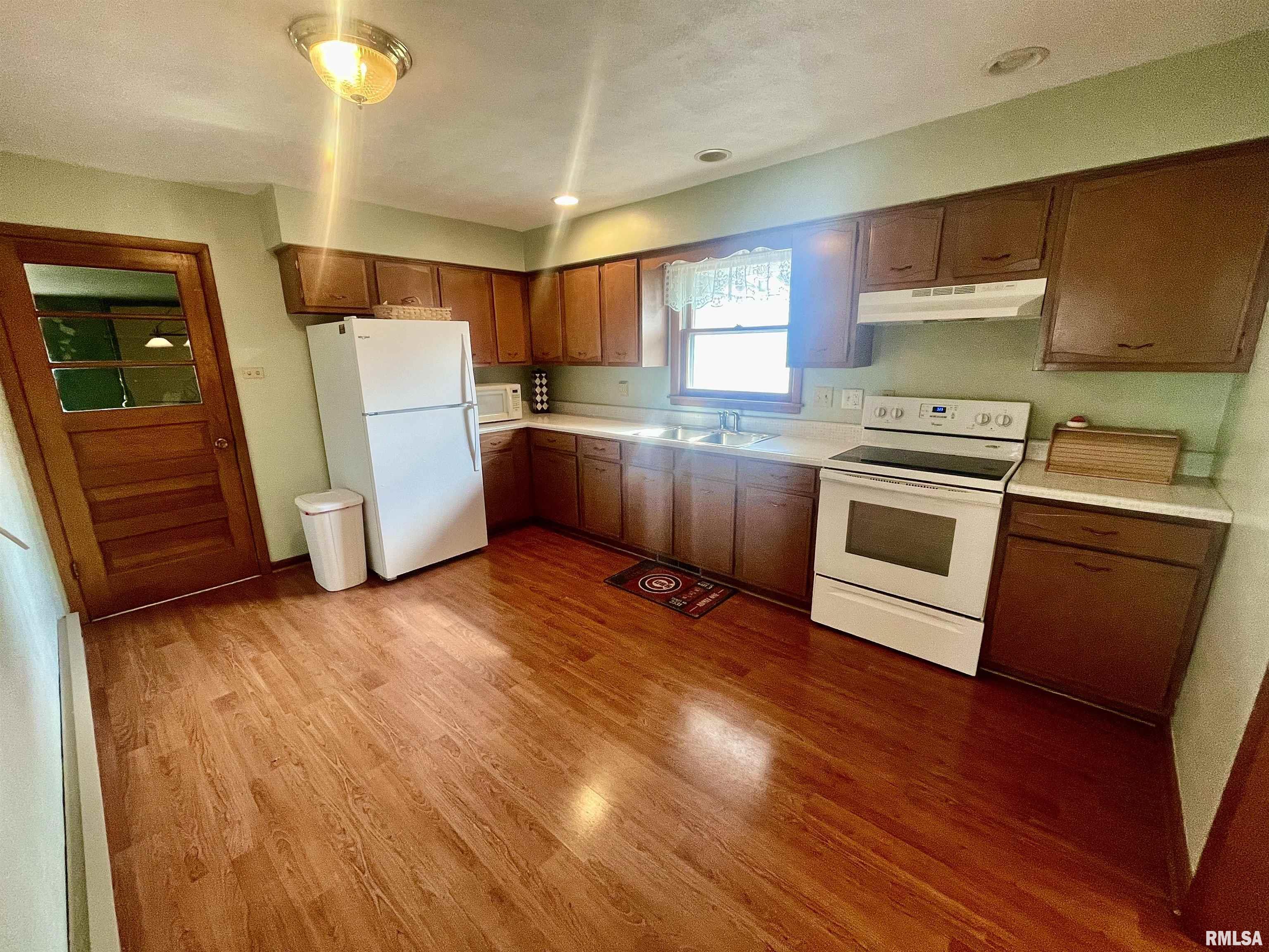 134 West Osborne Street Bushnell, IL 61422 - Photo 6 of 17