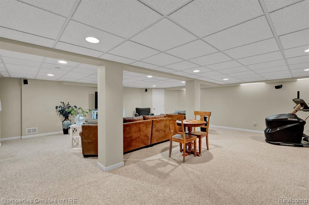 3198 Courtfield Drive Rochester Hills, MI 48309 - Photo 42 of 53