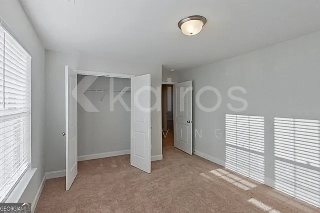 a view of empty room with window