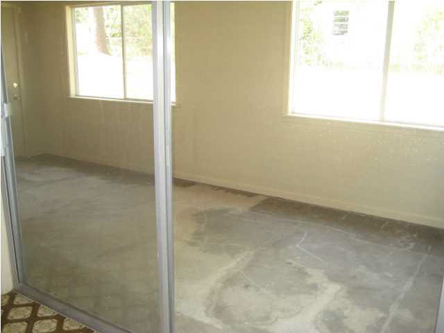 1009 Andover Street Clinton, MS 39056 - Photo 6 of 16 enclosed patio