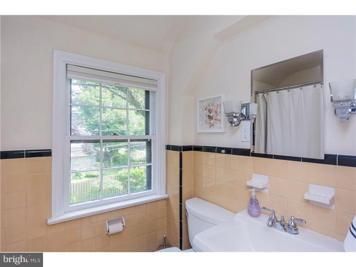 934 Remington Road Wynnewood, PA 19096 - Photo 17 of 25 Bathroom