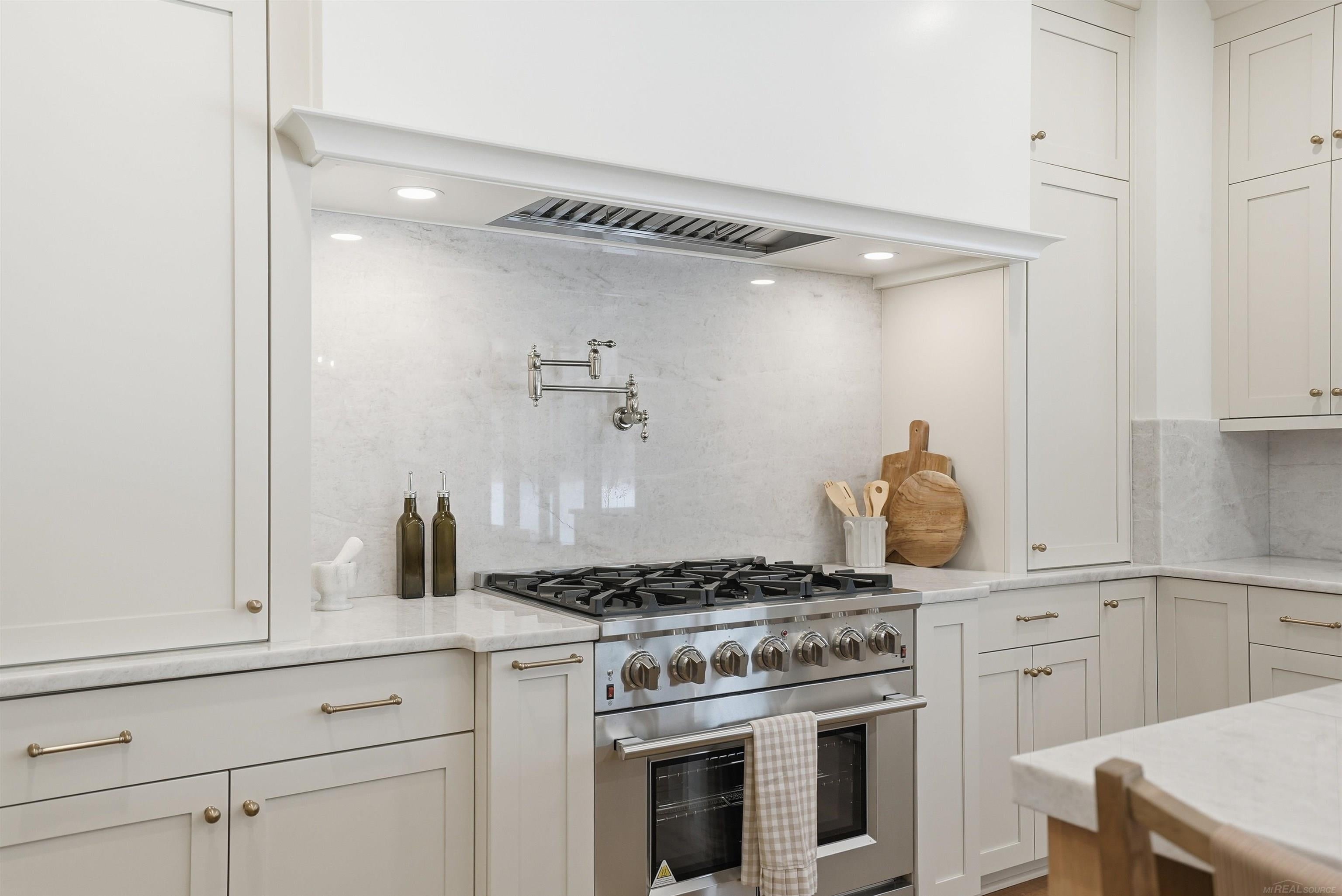 1055 East Avon Road Rochester Hills, MI 48307 - Photo 18 of 44 Gallery Image 18