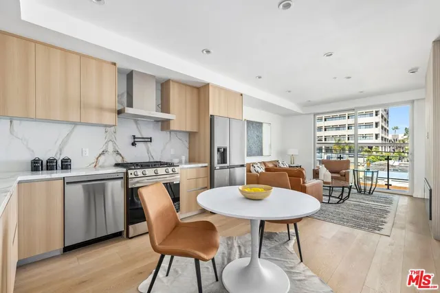 $3,345 | 1414 1/2 South Beverly Drive, Unit 202, Los Angeles, CA 90035