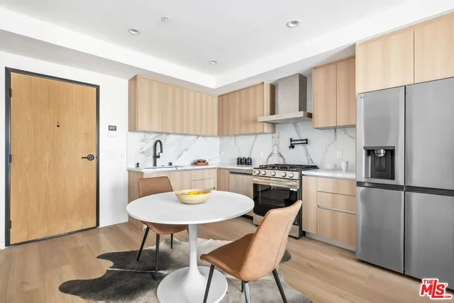 $3,345 | 1414 1/2 South Beverly Drive, Unit 202, Los Angeles, CA 90035