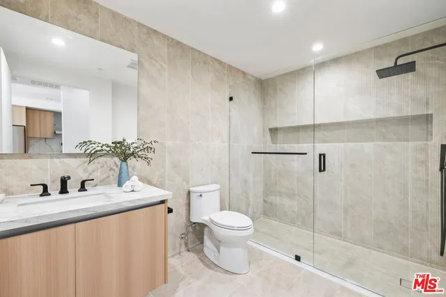 $3,345 | 1414 1/2 South Beverly Drive, Unit 202, Los Angeles, CA 90035