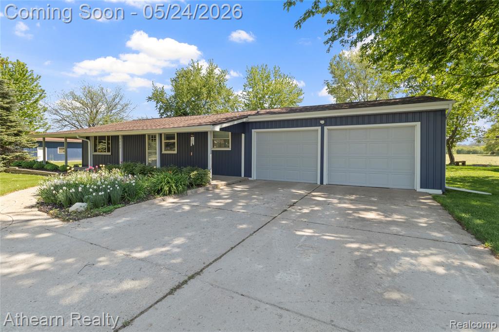 5460 North Henderson Road Davison, MI 48423 - Photo 2 of 33