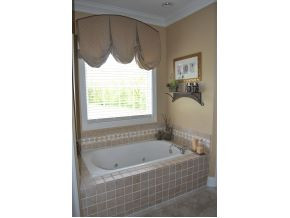 1046 Deer Harbour Road Bristol, TN 37620 - Photo 11 of 24 Whirlpool Tub