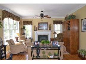 1046 Deer Harbour Road Bristol, TN 37620 - Photo 8 of 24 Keeping Room