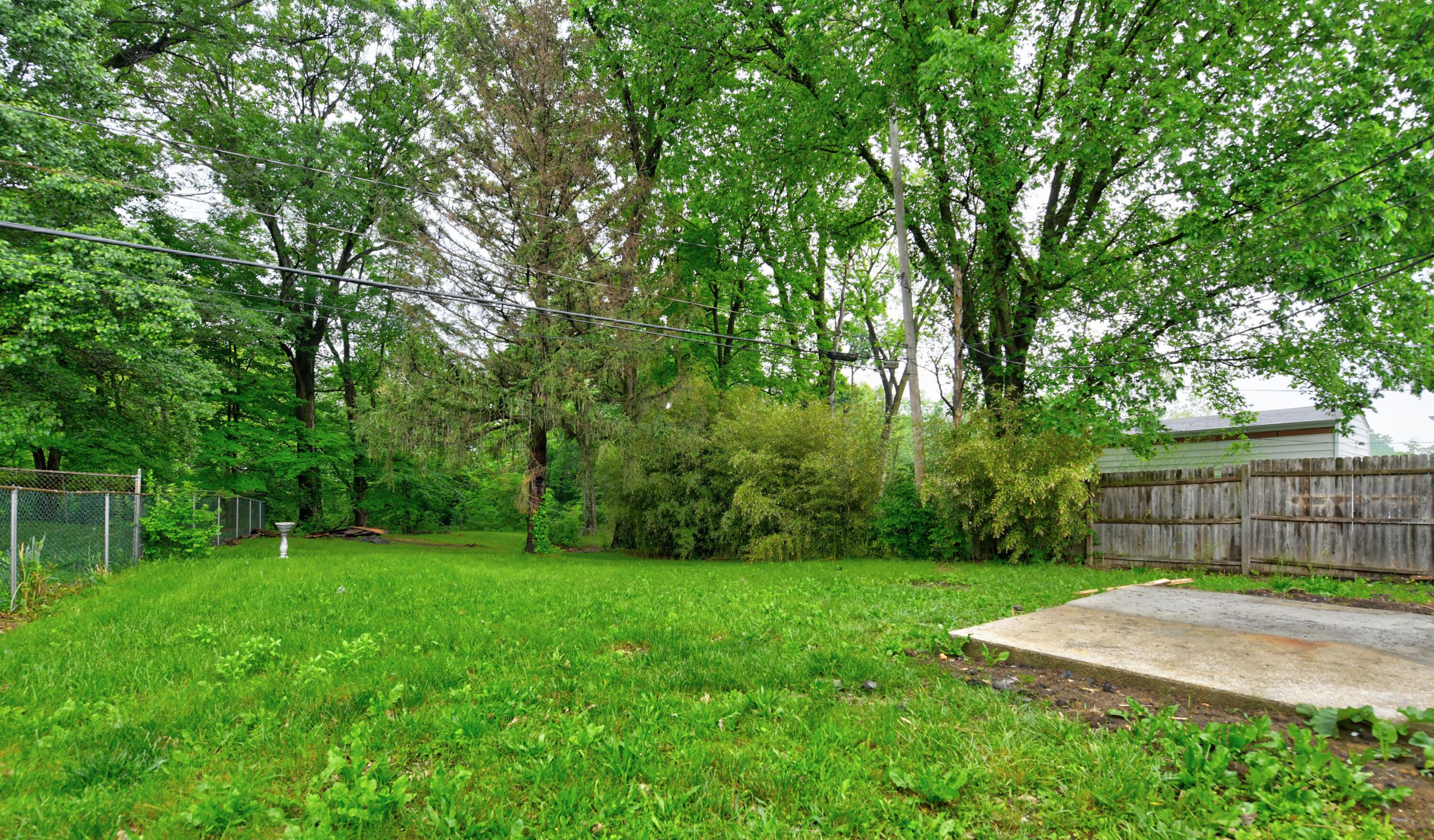 2474 Mecca Road Columbus, OH 43224 - Photo 23 of 26 Yard (2)