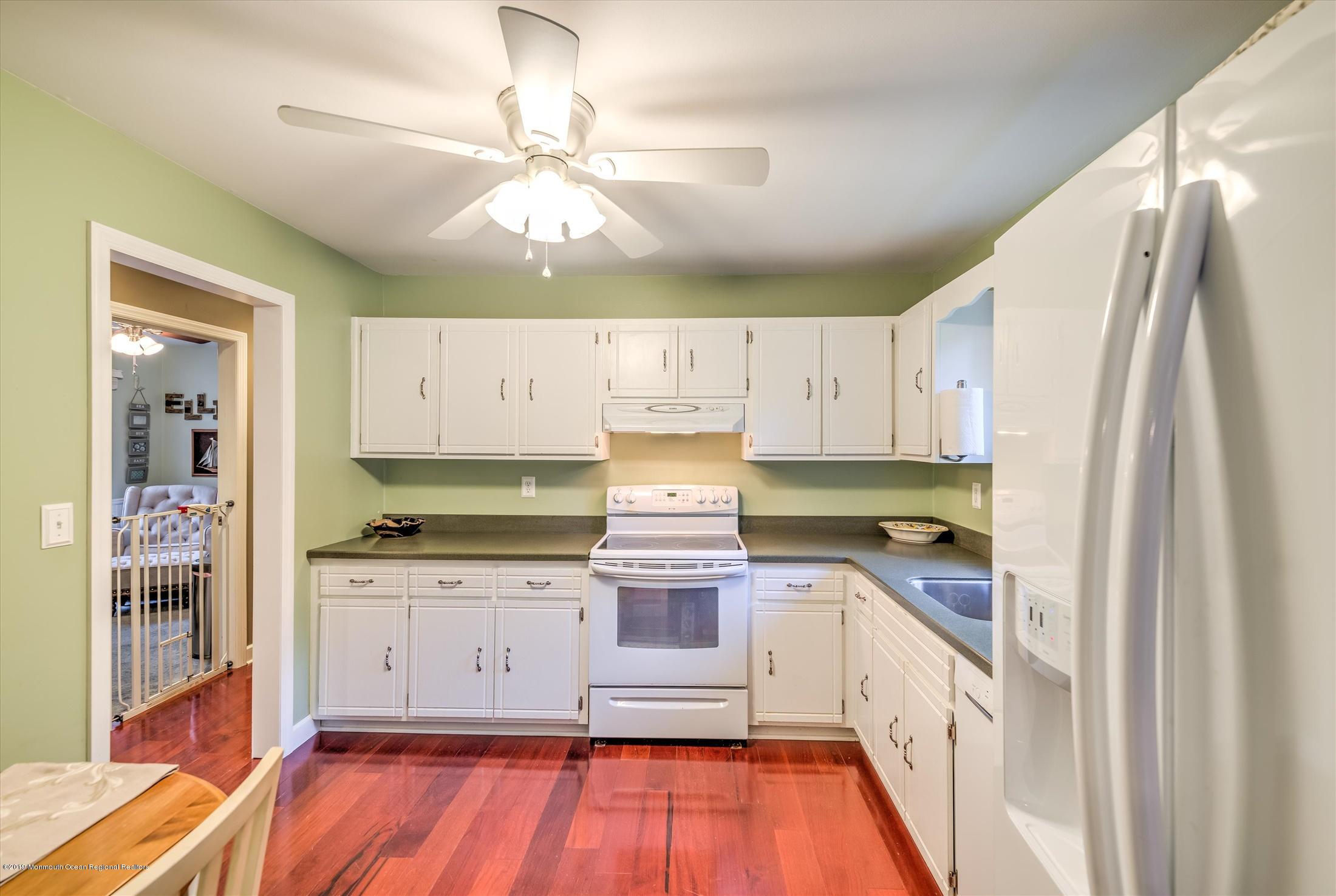 645 Eltone Road Jackson, NJ 08527 - Photo 18 of 44 18-KITCHEN
