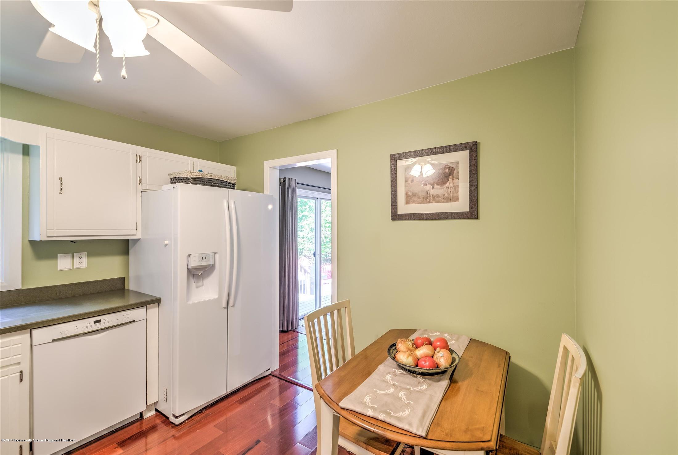 645 Eltone Road Jackson, NJ 08527 - Photo 21 of 44 21-KITCHEN