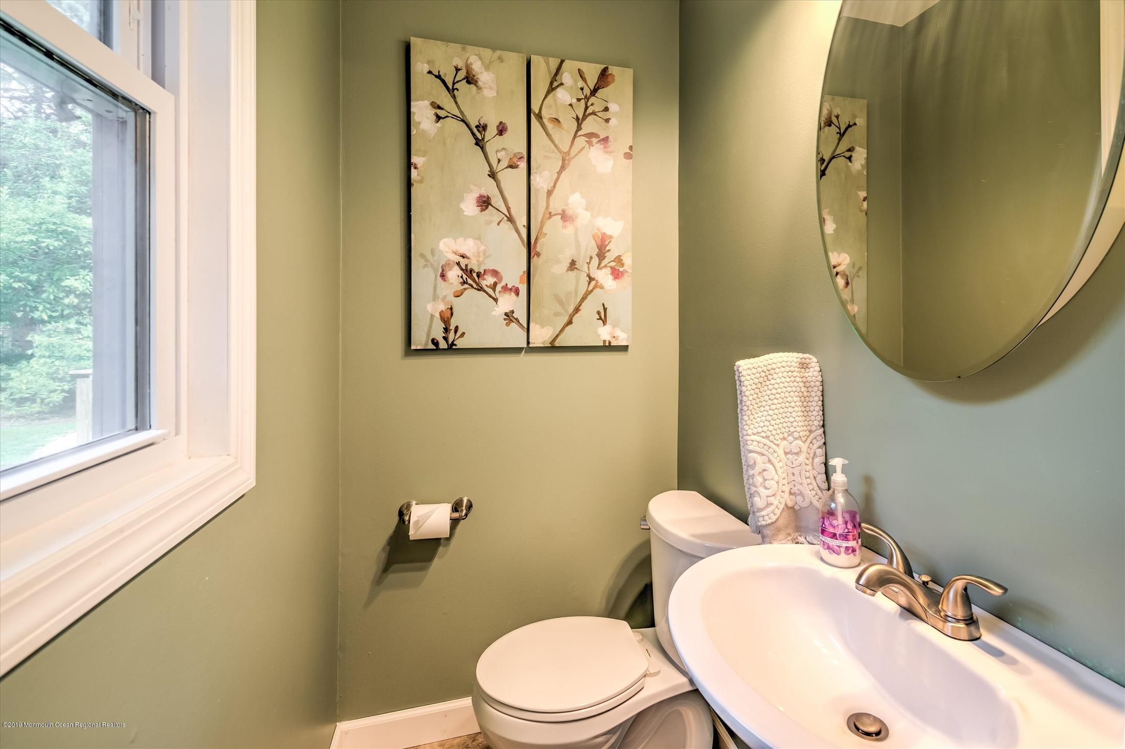 645 Eltone Road Jackson, NJ 08527 - Photo 24 of 44 24-MASTER BATHROOM