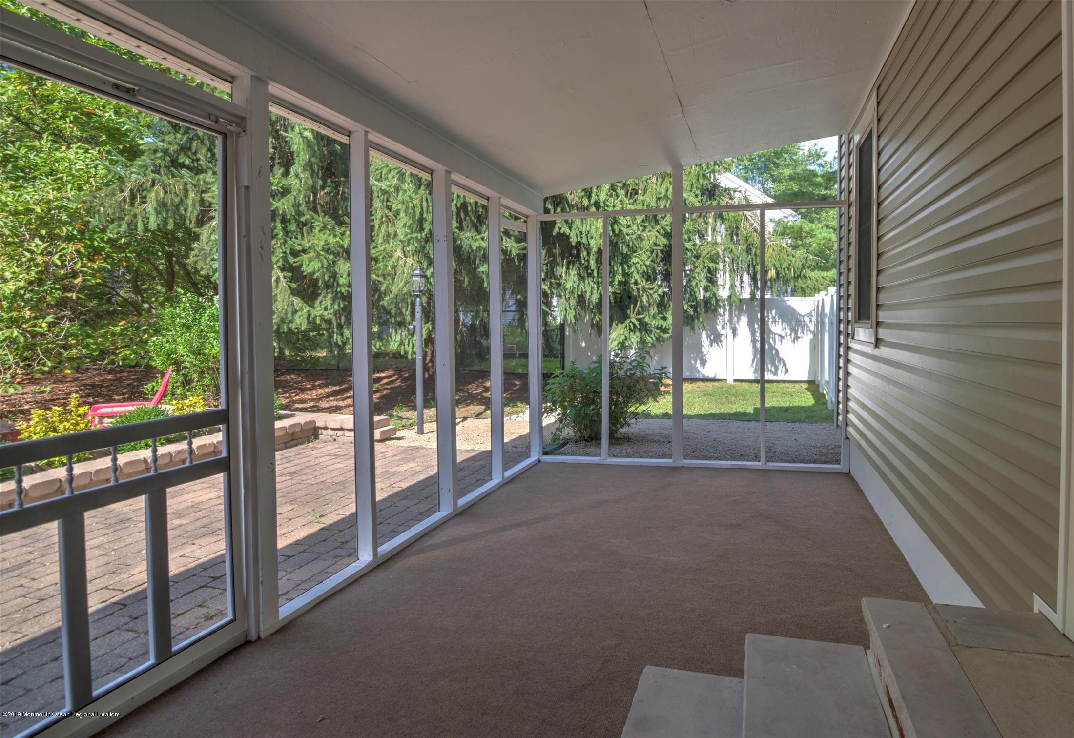 645 Eltone Road Jackson, NJ 08527 - Photo 31 of 44 31-SUN ROOM