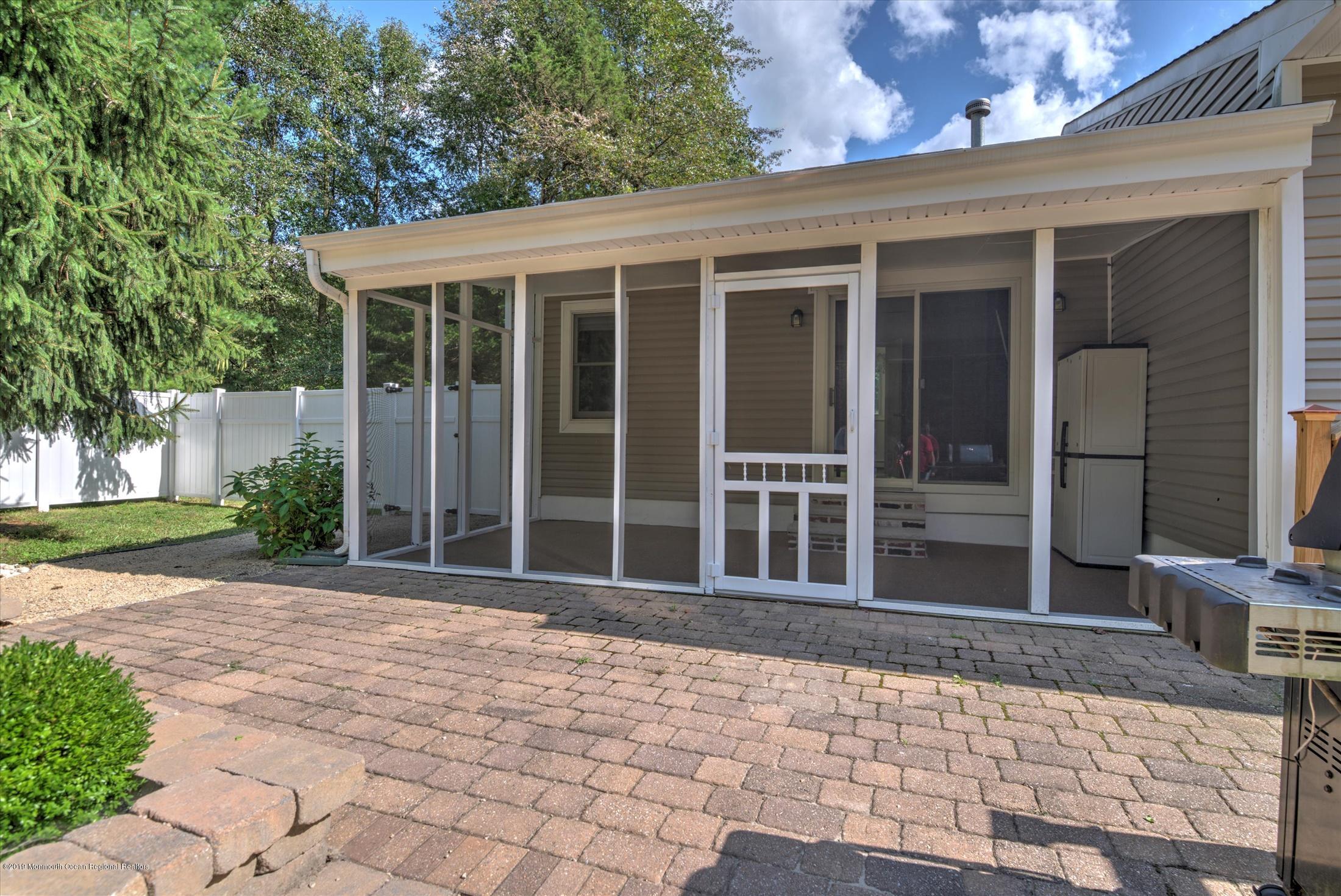 645 Eltone Road Jackson, NJ 08527 - Photo 39 of 44 39-PATIO