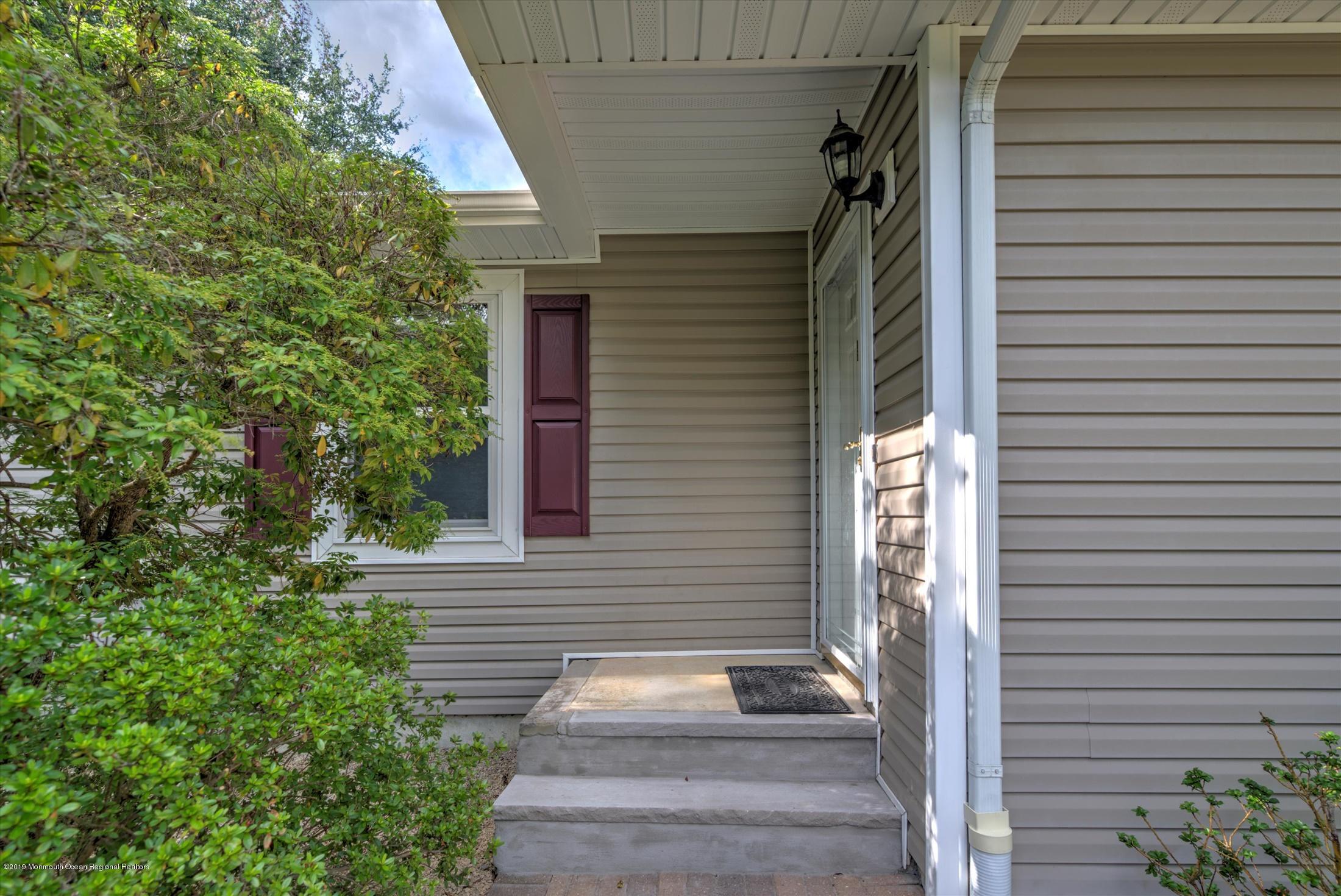 645 Eltone Road Jackson, NJ 08527 - Photo 5 of 44 05-ENTRANCE
