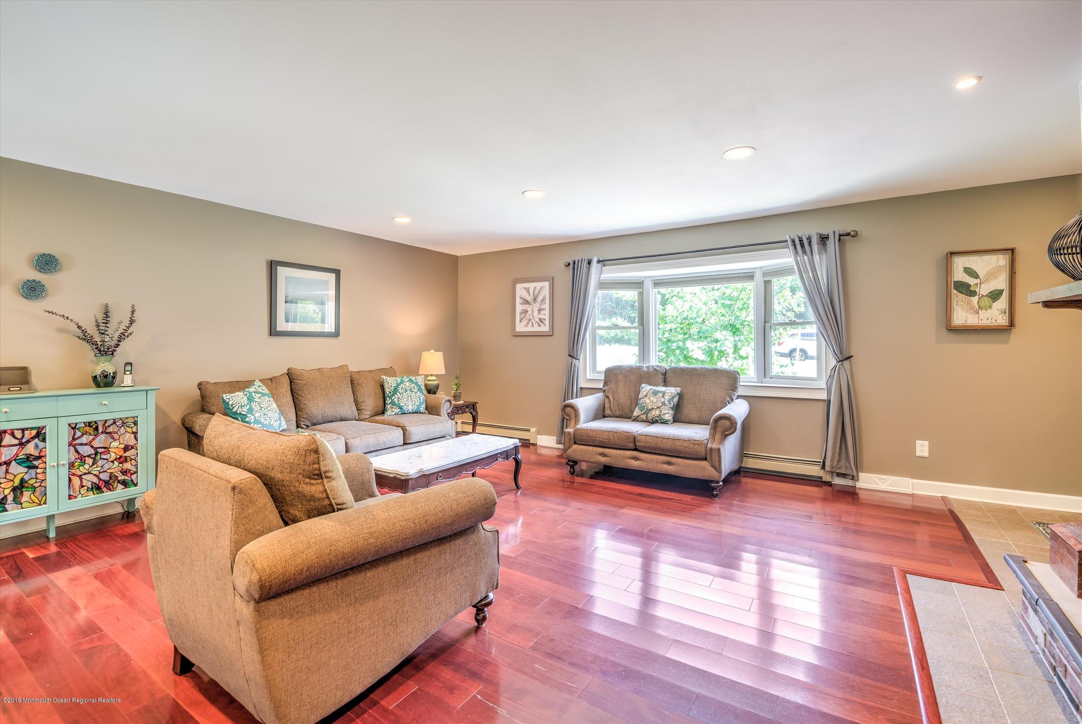 645 Eltone Road Jackson, NJ 08527 - Photo 7 of 44 07-LIVING ROOM