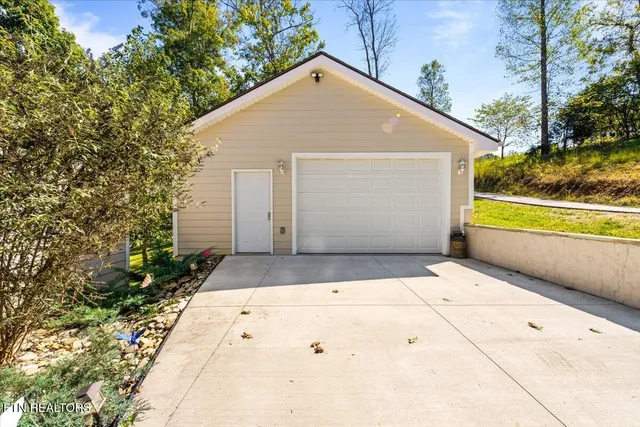 $950,000 | 134 Doe Crossing, La Follette, TN 37766