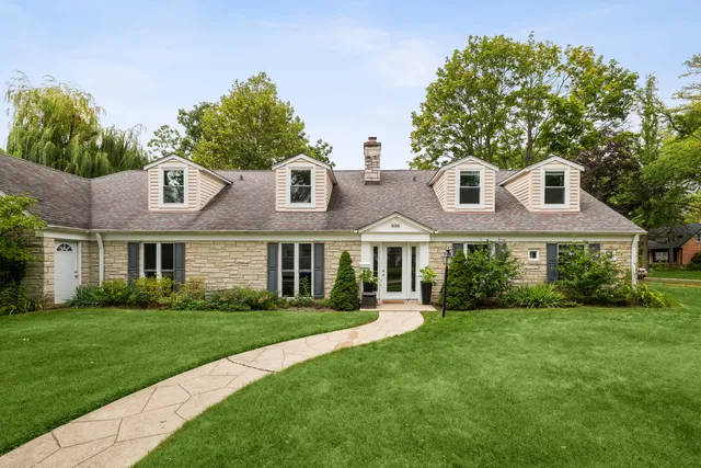 $4,500 | 930 Harvard Court, Highland Park, IL 60035