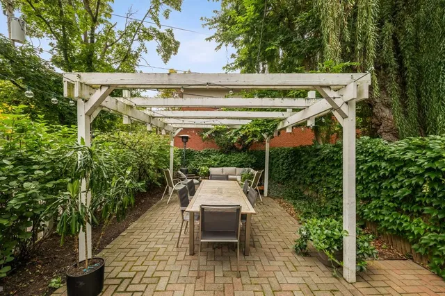 $4,500 | 930 Harvard Court, Highland Park, IL 60035