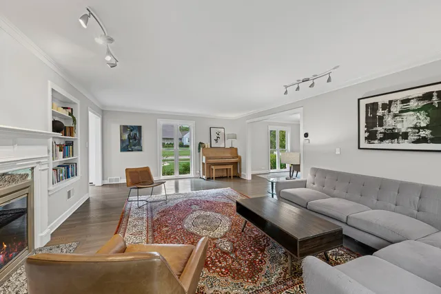 $4,500 | 930 Harvard Court, Highland Park, IL 60035