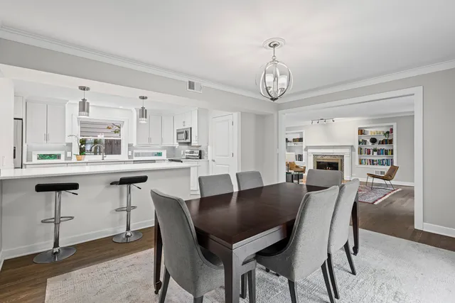 $4,500 | 930 Harvard Court, Highland Park, IL 60035