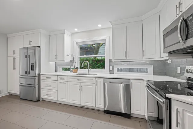 $4,500 | 930 Harvard Court, Highland Park, IL 60035