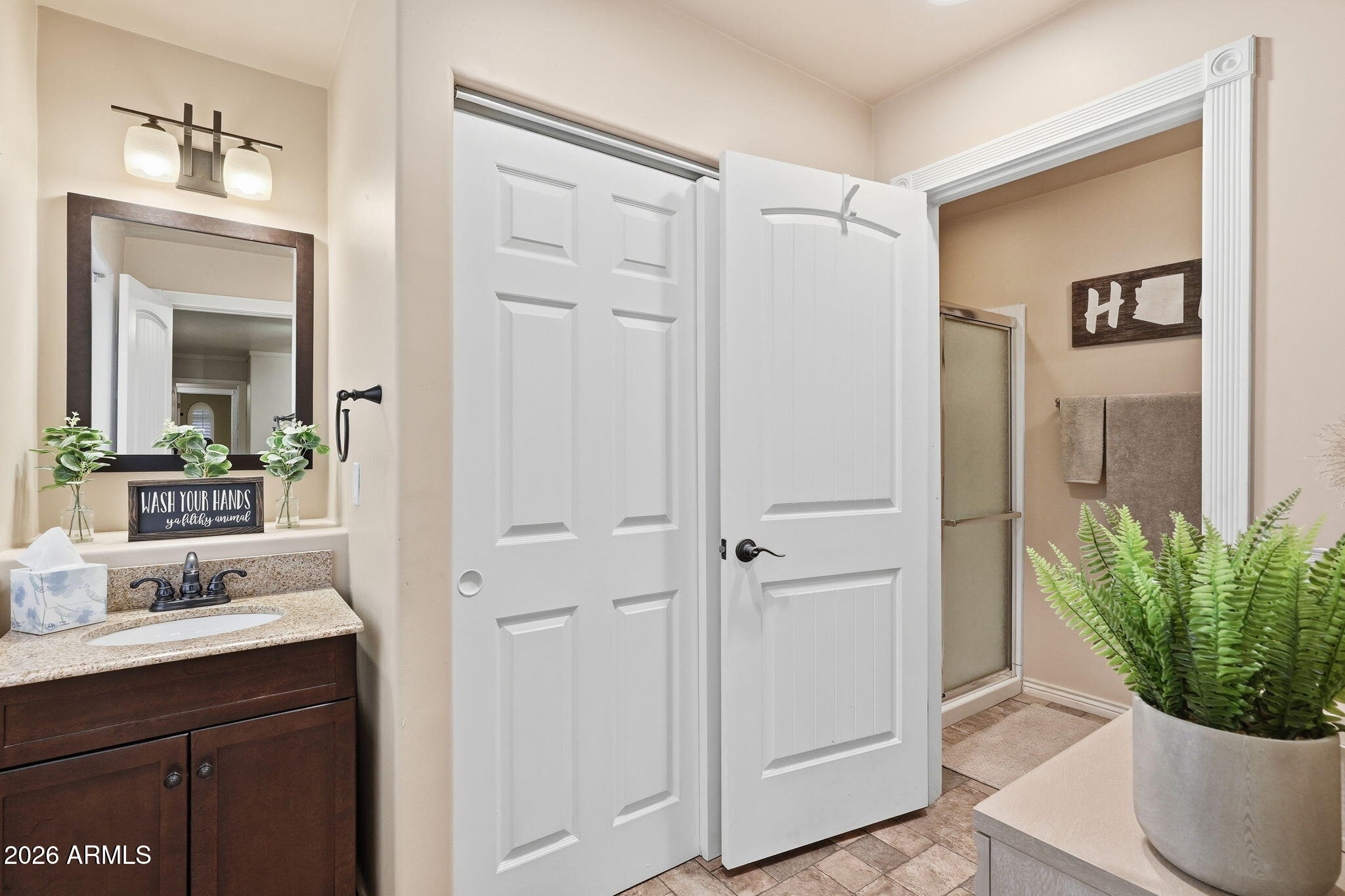2560 North Lindsay Road, Unit 40 Mesa, AZ 85213 - Photo 19 of 41 Second Primary Bath