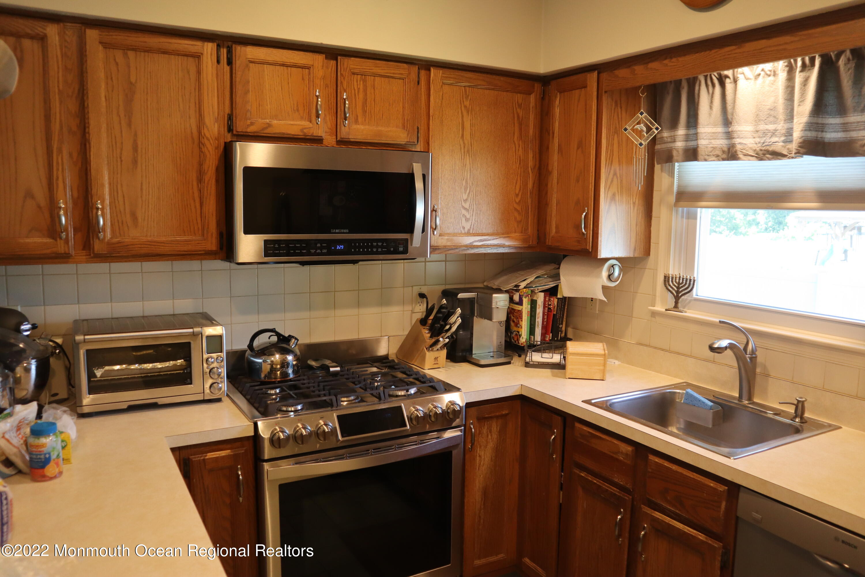 8 Metedeconk Road Howell, NJ 07731 - Photo 12 of 34 22
