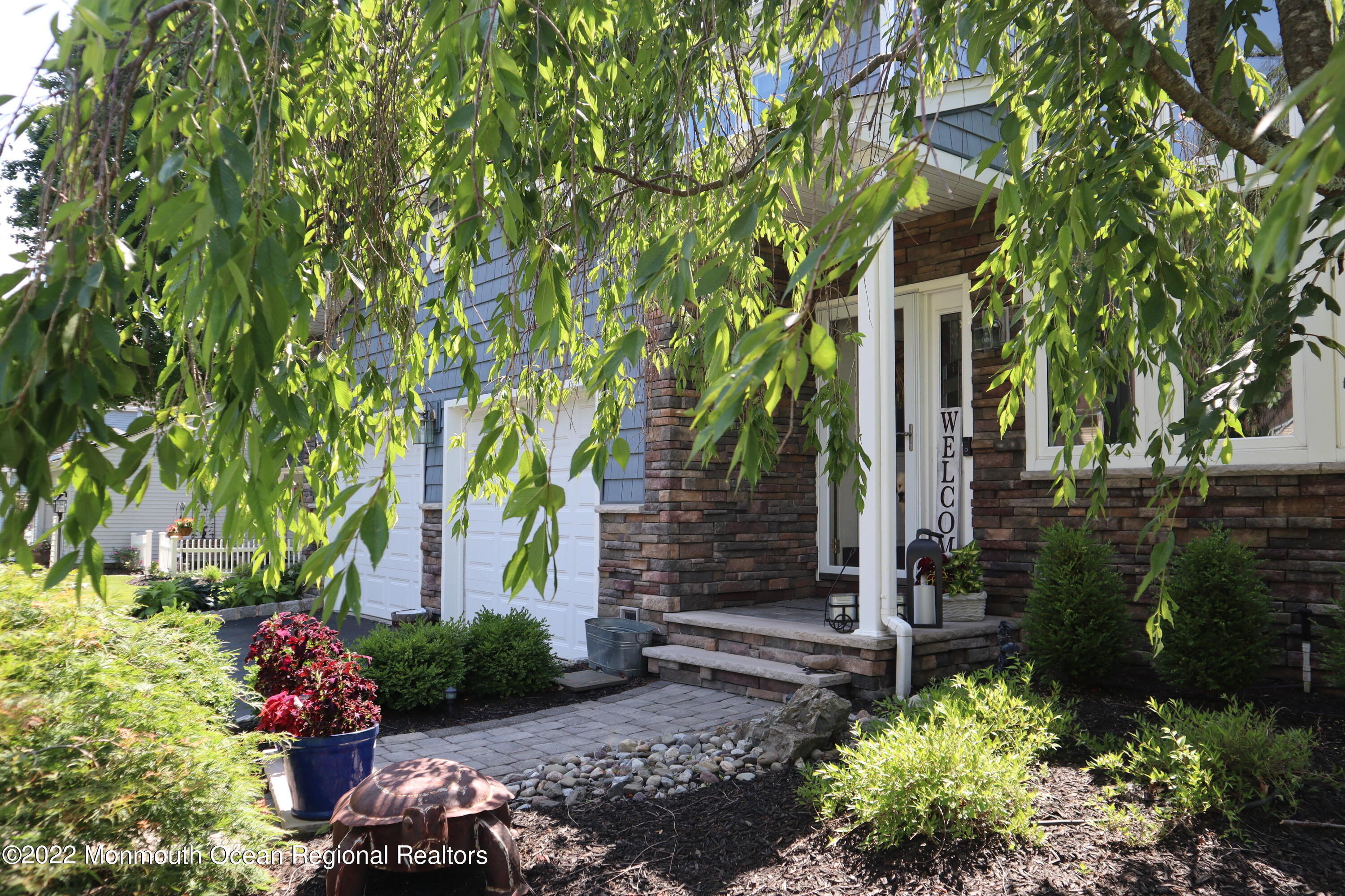 8 Metedeconk Road Howell, NJ 07731 - Photo 2 of 34 4