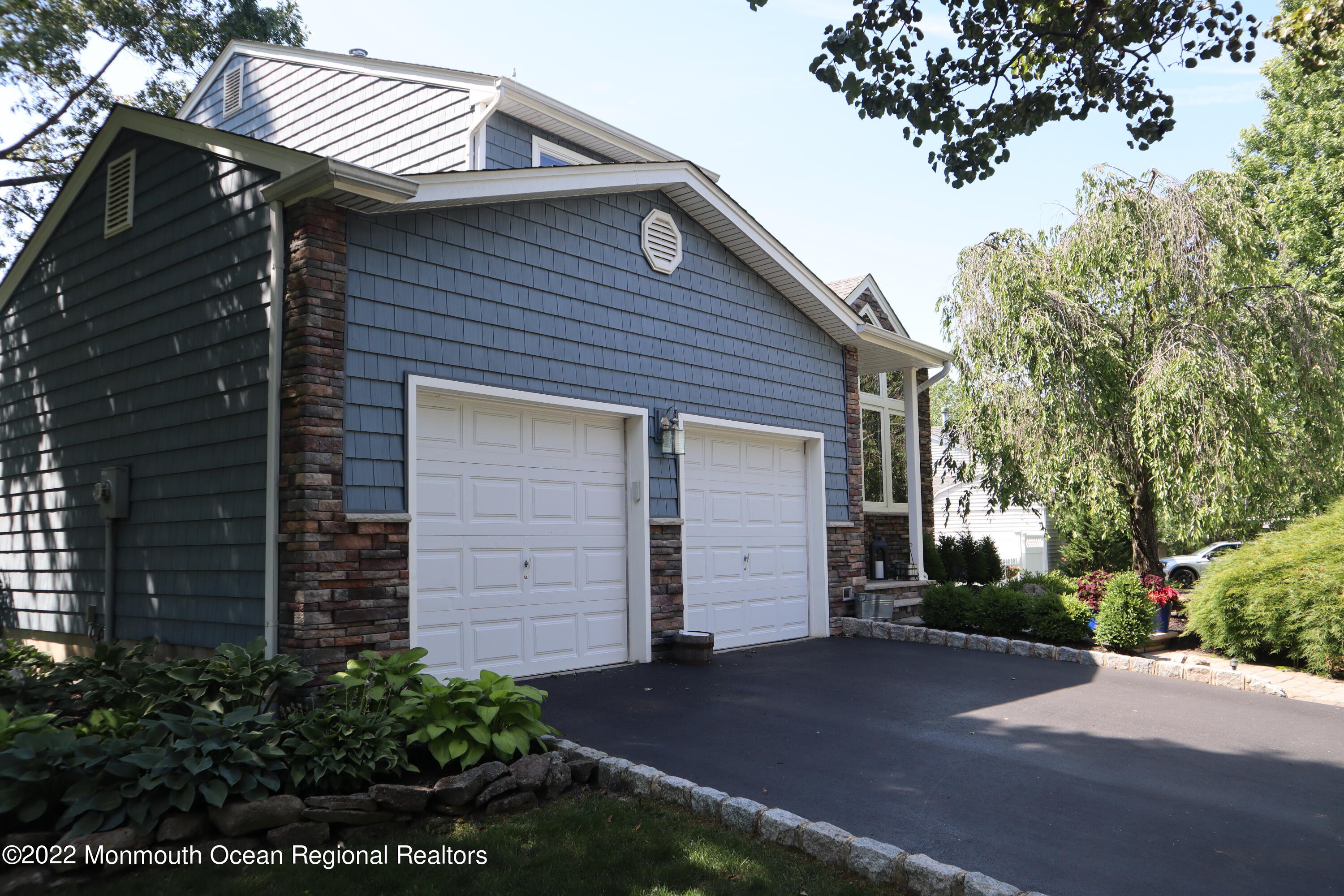 8 Metedeconk Road Howell, NJ 07731 - Photo 3 of 34 3