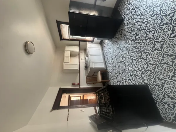 $1,200 | 2921 Helen Street, Unit UPPR, Detroit, MI 48207
