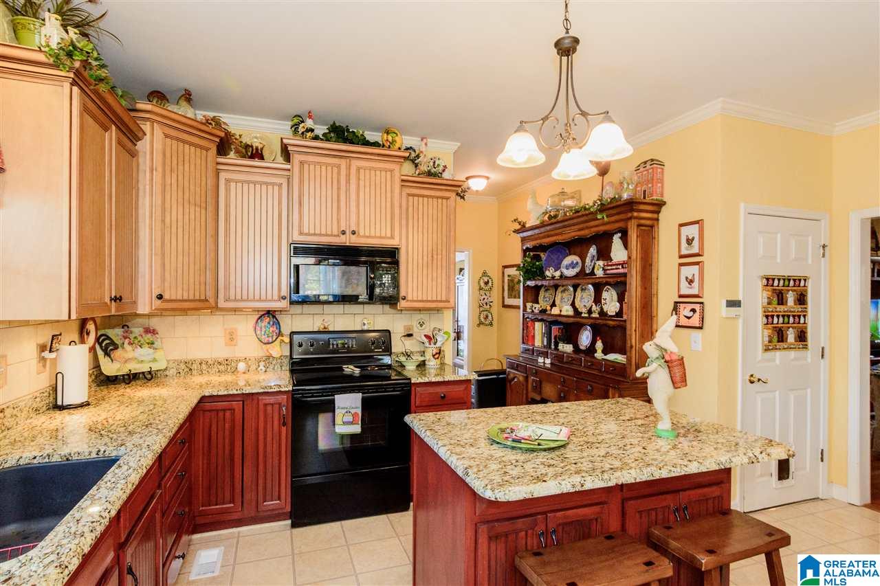102 Colonial Circle Alabaster, AL 35007 - Photo 11 of 36