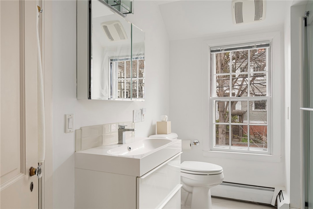 7 Cushing Street Providence, RI 02906 - Photo 46 of 50 Unit 2 Full Bath