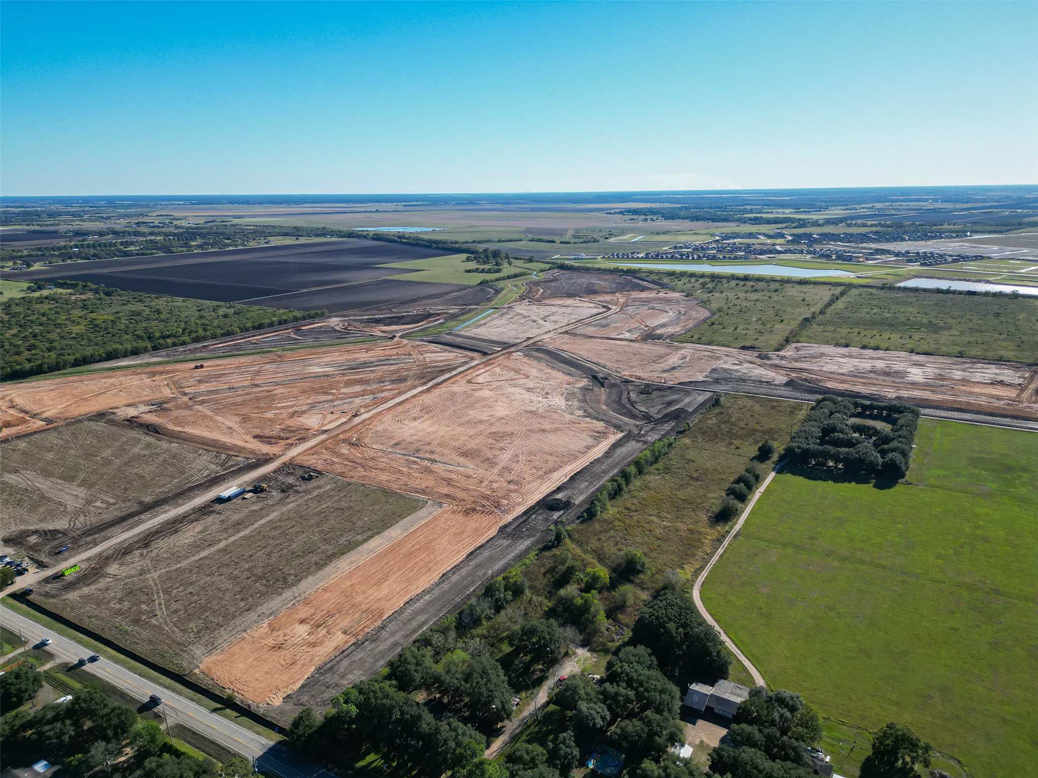 402 FM 360 Road Beasley, TX 77417 - Photo 5 of 7 a view of a tennis court