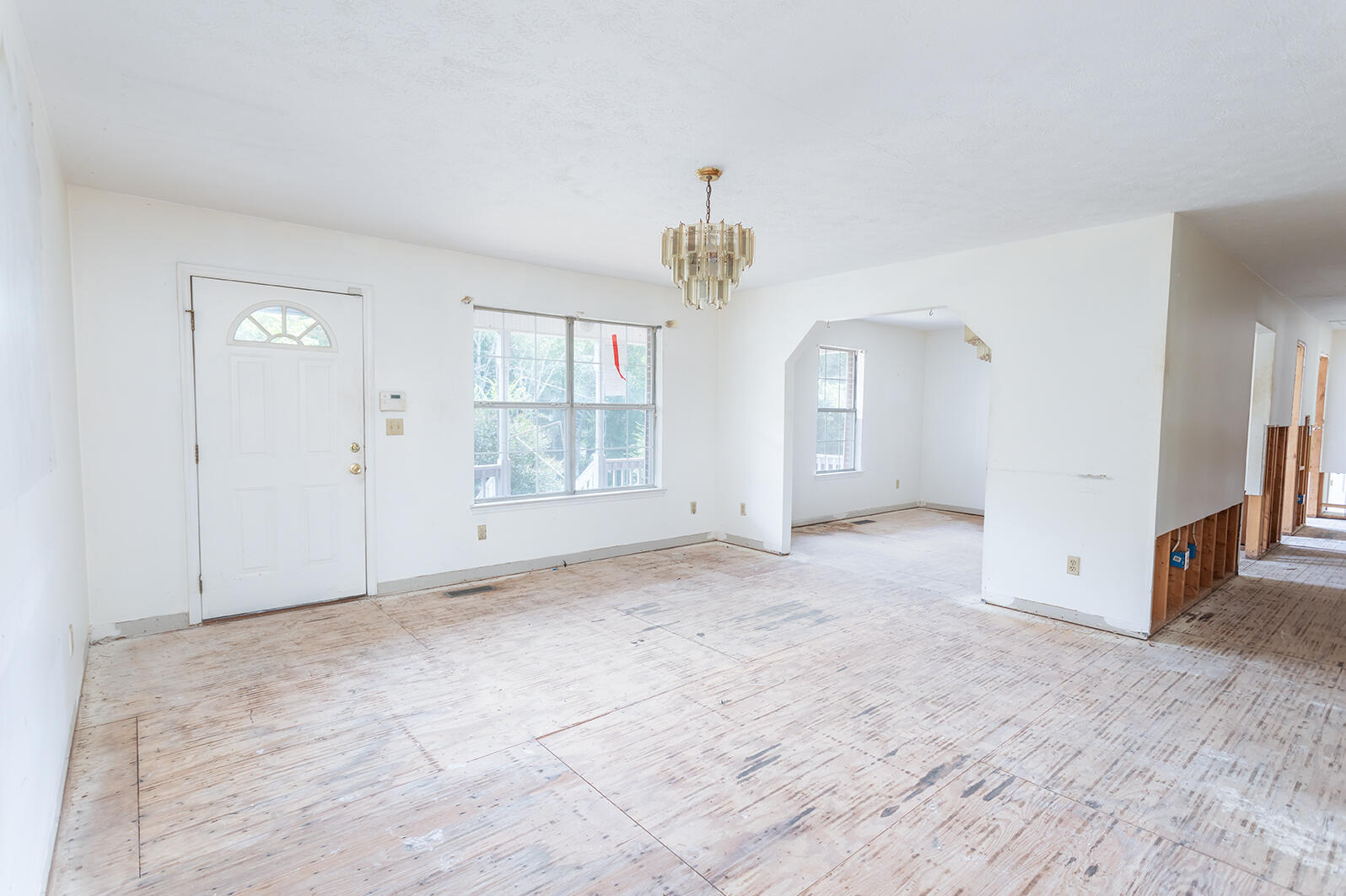 687 Green Pond Road Soddy Daisy, TN 37379 - Photo 6 of 10 Living room